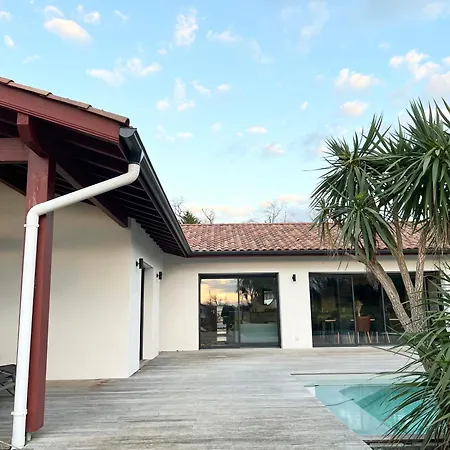 Avec Piscine, Proche Bayonne