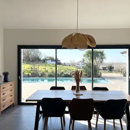 Avec Piscine, Proche Bayonne Villa Lahonce